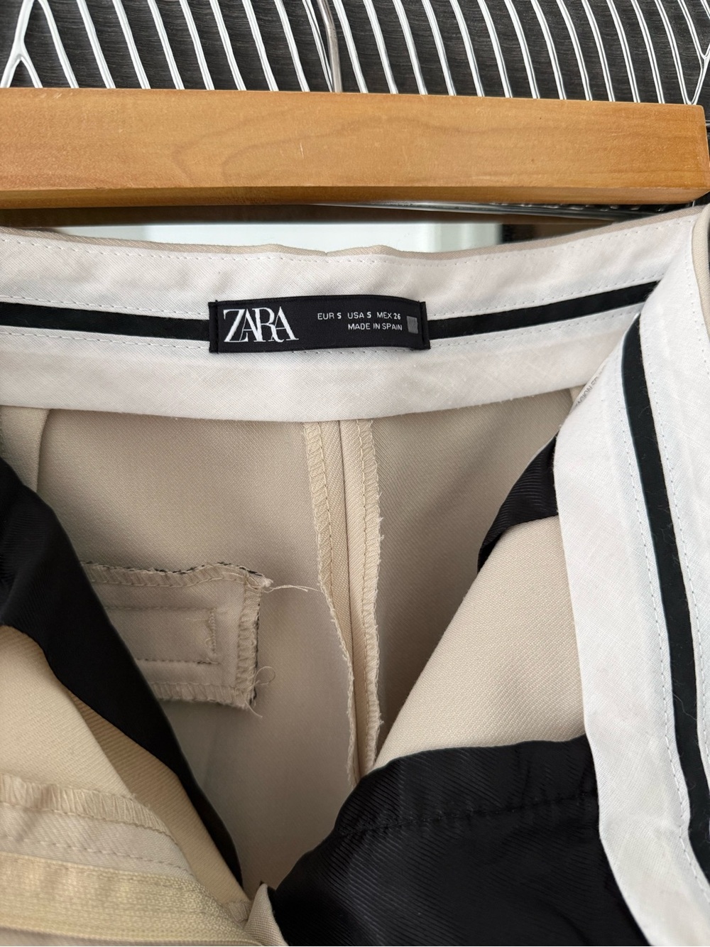 Zara Wide-Leg Trousers in Light Beige - Picture 2 of 4